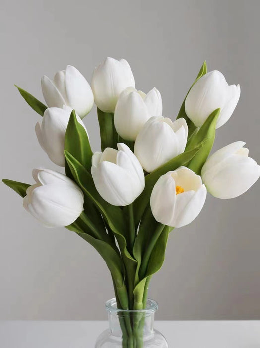 Novia de simulación de alta gama de tulipán con flores en un estilo fresco y minimalista, accesorios de fotografía de boda, flores falsas