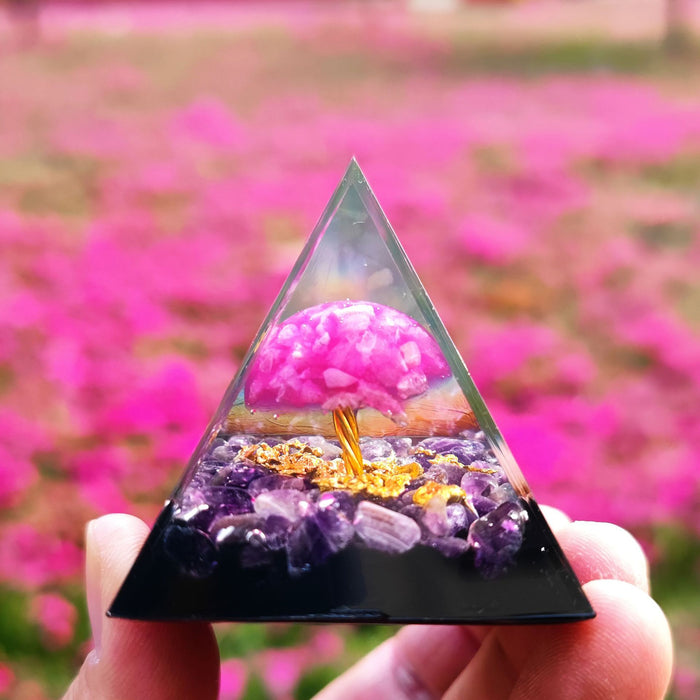 New Crystal Ball Crushed Stone Pyramid Home Crafts Resin Ornaments Desktop Ornaments