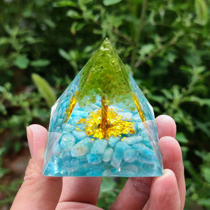 New Crystal Ball Crushed Stone Pyramid Home Crafts Resin Ornaments Desktop Ornaments