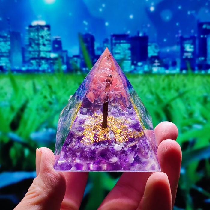 New Crystal Ball Crushed Stone Pyramid Home Crafts Resin Ornaments Desktop Ornaments