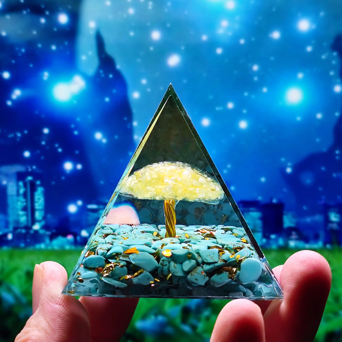 New Crystal Ball Crushed Stone Pyramid Home Crafts Resin Ornaments Desktop Ornaments