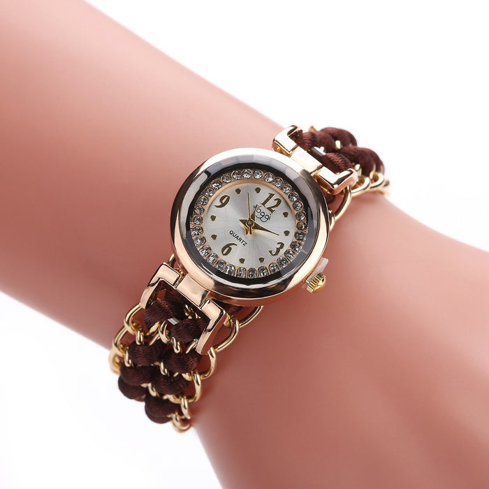 Nuevo reloj de cuerda tejida con esfera pequeña con incrustaciones de diamantes para mujer, reloj de cuarzo con cuerda retráctil de moda creativa para mujer