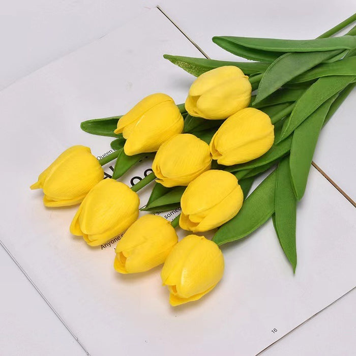 Novia de simulación de alta gama de tulipán con flores en un estilo fresco y minimalista, accesorios de fotografía de boda, flores falsas