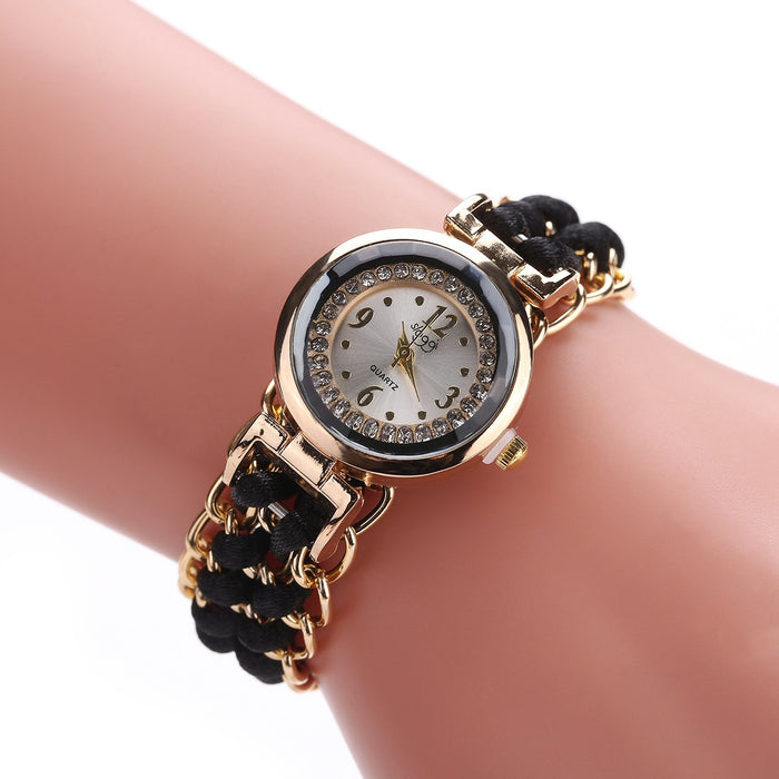 Nuevo reloj de cuerda tejida con esfera pequeña con incrustaciones de diamantes para mujer, reloj de cuarzo con cuerda retráctil de moda creativa para mujer