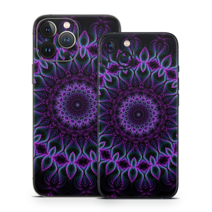 Silence In An Infinite Moment - Apple iPhone 13 Skin