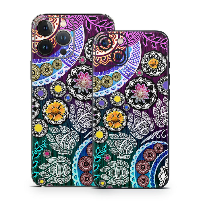 Mehndi Garden - Apple iPhone 13 Skin